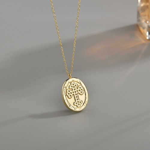 Vintage cross medallion necklace in gold plating stainlss steel