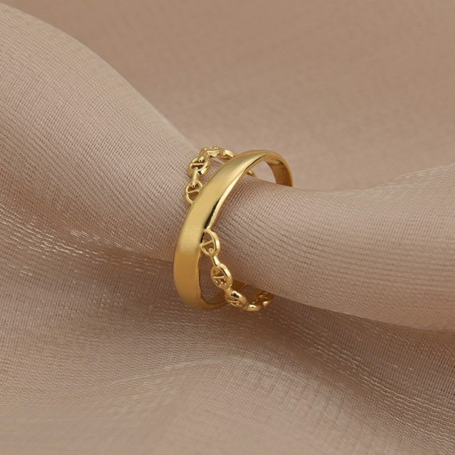 Chain link inspired infinity ring in gold plating stainless steel