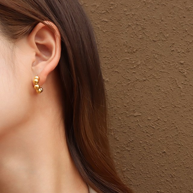 Small beaded minimalist hoop earrings in gold plating stainless steel