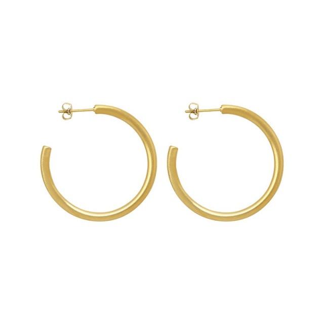 Minimalist asymmetric hoop earrings in gold plating steel