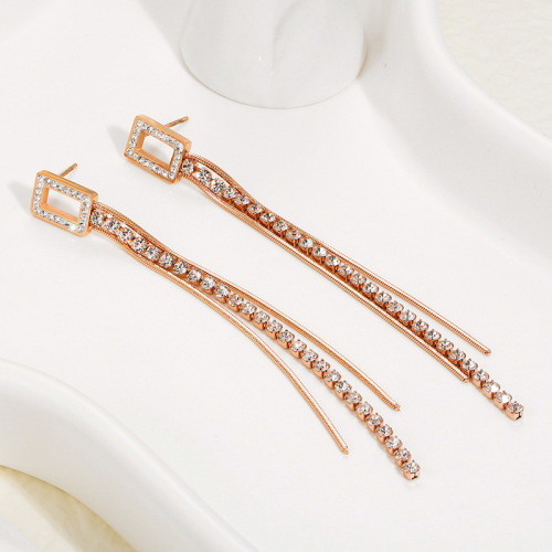 European Style STAINLESS STEEL CHAIN TASSELS EARRINGS inlayed with Rhinestone / Boucle d'oreilles en acier inoxydable