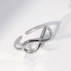 18k Gold Simple Polished Infinity Stainless Steel opening Adjustable ring / Bague réglable en acier inoxydable