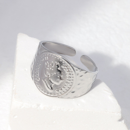 Stainless Steel Hammer Grain Portrait Open Ring / Bague ouverte en acier inoxydable