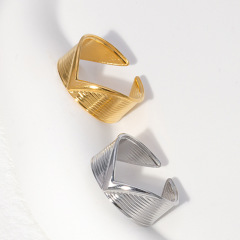 Trendy Creative V shaped Stainless Steel Wide Opening Ring / Bague ouverte en acier inoxydable