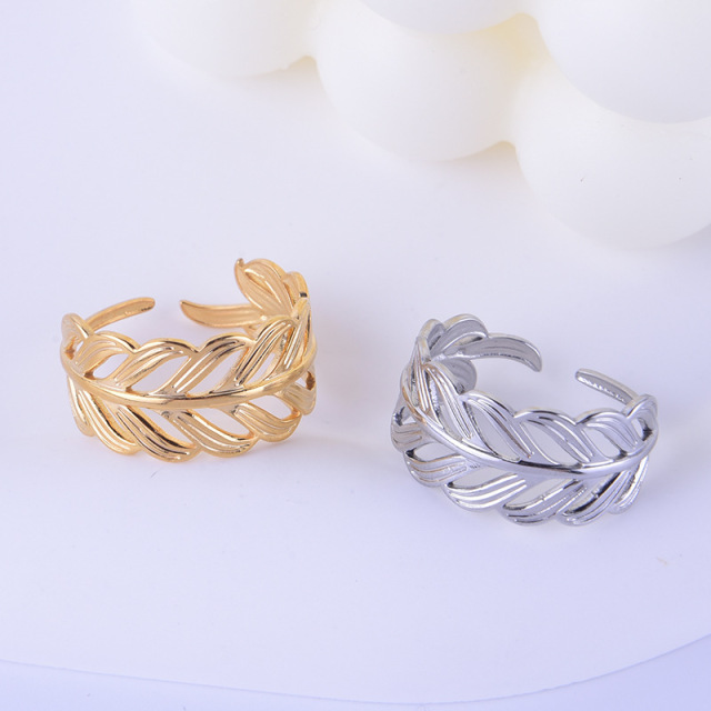 Elegant Leaf Shaped Stainless Steel Adjustable Ring / Bague réglable en acier inoxydable