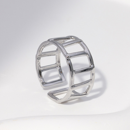 Simple Stainless Steel Hollow Out Grid Adjustable Ring / Bague réglable en acier inoxydable