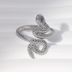 PVD Coated Stainless Steel Adjustable Snake Wrap Ring / Bague réglable en acier inoxydable