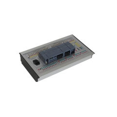 O PLC compacto 40 entradas outputs equipamento educacional da engenharia elétrica do equipamento