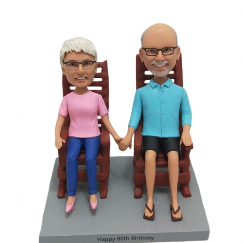 Bobbleheads Couple in Chair