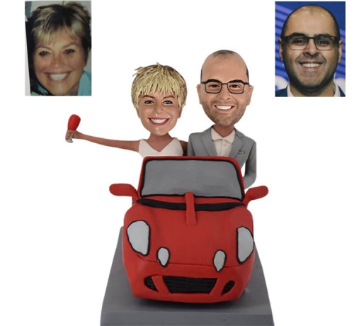 Couple in car customized wedding bobbleheads