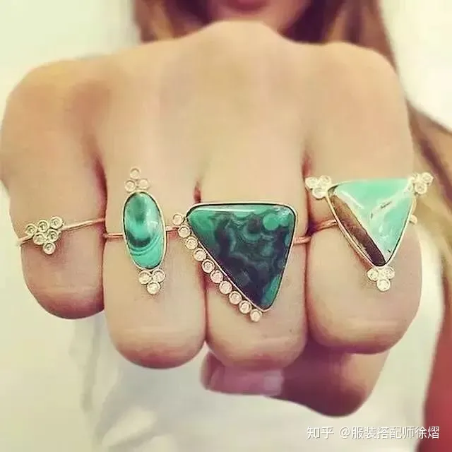 A few simple tricks teach you the perfect rule of jewelry matching