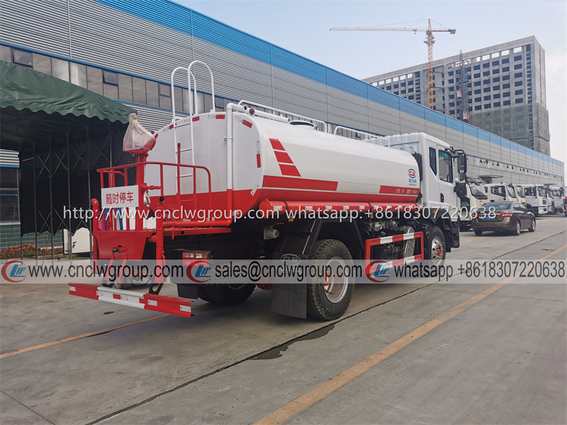 Dongfeng 9.45m3 Water Sprinkler Tank Spraying Truck Cummins engine Water Lorry
