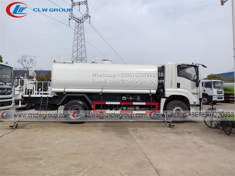 ISUZU GIGA 15000 liter Water Sprinkler Truck