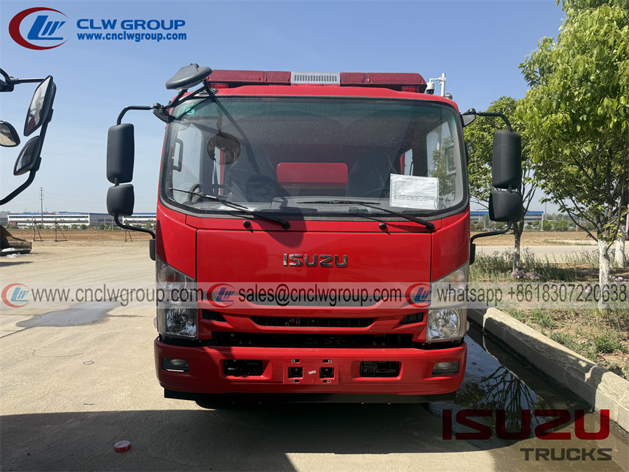ISUZU 700P 4000 liter water tank fire truck