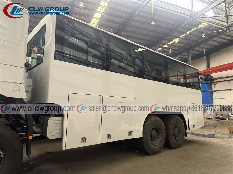 Passenger cabin for the shacman 6x6 bus