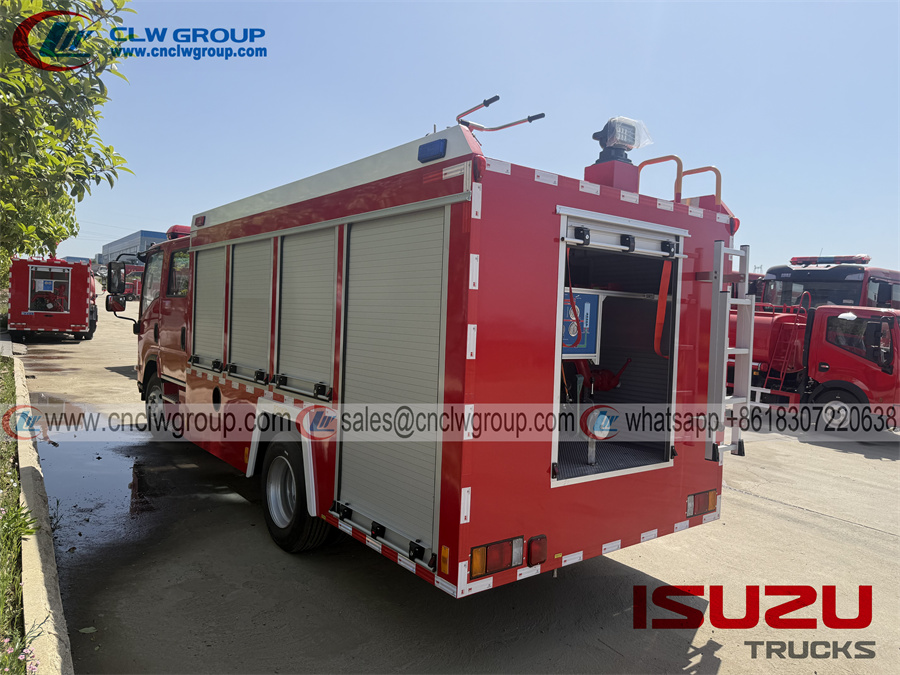ISUZU 700P 4000 liter water tank fire truck