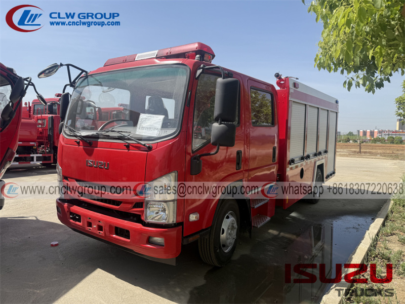 ISUZU 700P 4000 liter water tank fire truck