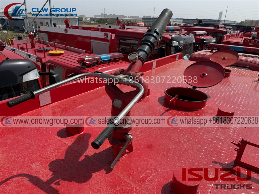 top fire monitor of isuzu giga foam fire truck