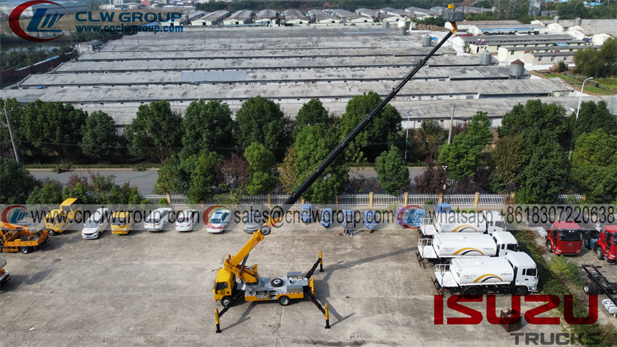 Isuzu frr 45m telescopic aerial truck mounted boom man lift platform bucket