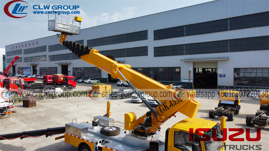 Isuzu frr 45m telescopic aerial truck mounted boom man lift platform bucket