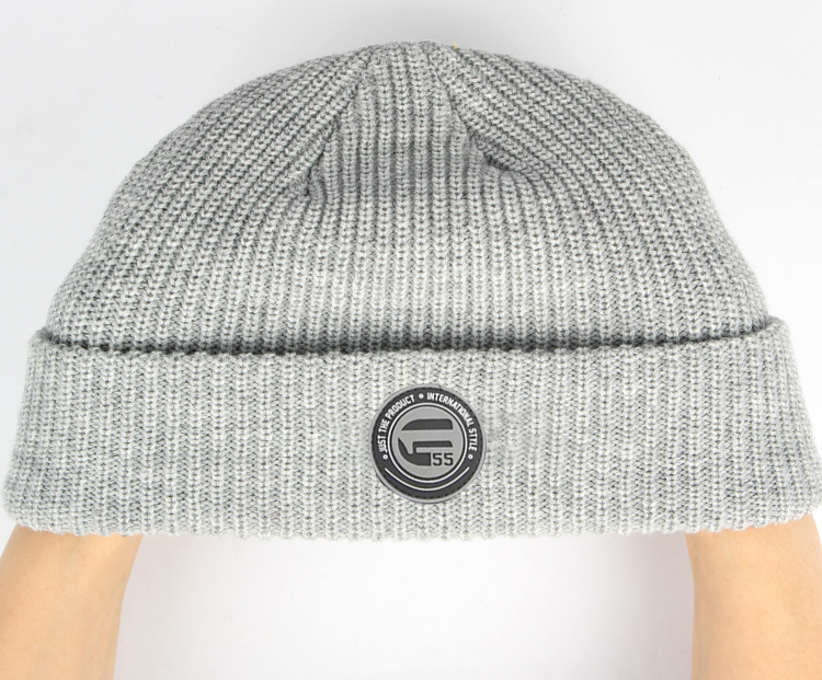 urban-badge-ribbed-beanie