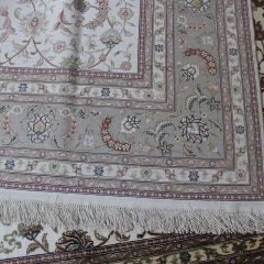 Tapis en soie fait à la main