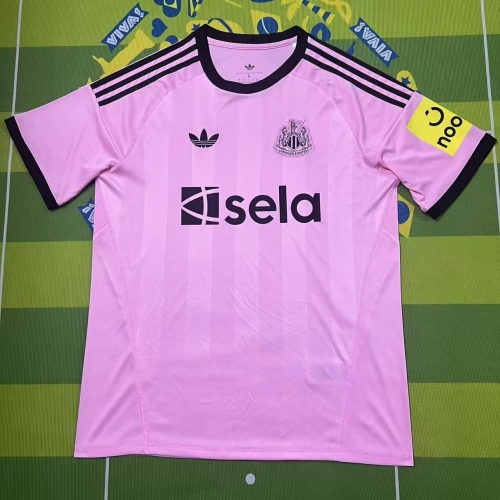 2025/26 Newcastle United Goalkeeper Pink Thailand Soccer Jersey AAA-522