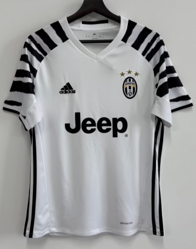 16/17 Retro Version Juventus 2nd Away White Thailand Soccer Jersey AAA-301