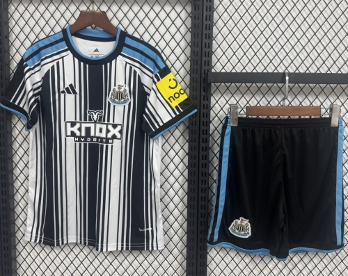 Kids 2026/27 Newcastle United Home Black & White Kids/Youth Soccer Uniform-BL/522/507