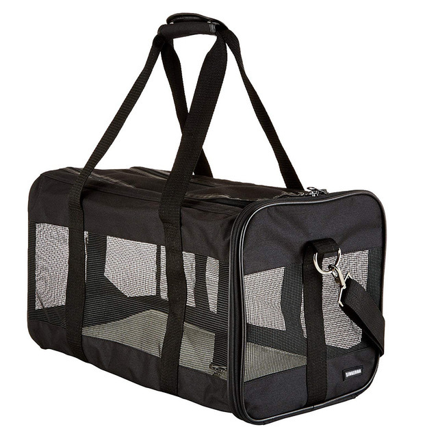 Wholesale OEM Mesh Pet Carrying Bag Holder Outdoor Travel Pet Cages for Small Dogs and Cats