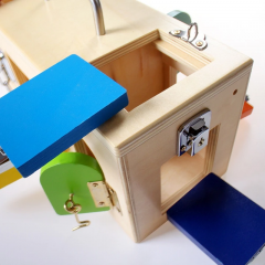 木制モンテッソーリ教育実用的な材料リトルロックラッチボックスおもちゃ子供