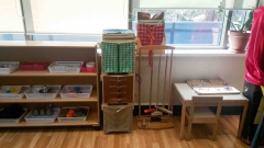 Montessori materiais de madeira caixa de roupas de brinquedo penteadeira para crianças educação