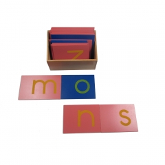 Juego de materiales de madera de alfabeto con letras de lija y aprendizaje de idiomas