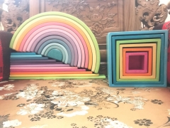 Materiales de alta calidad Montessori juguetes de madera Grimms Rainbow Blocks12 piezas bloques puente apiladores arco iris