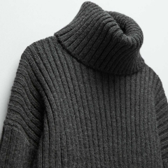 RIBBED KNIT SWEATER