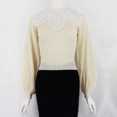 KNIT SWEATER WITH CONTRAST COLLAR