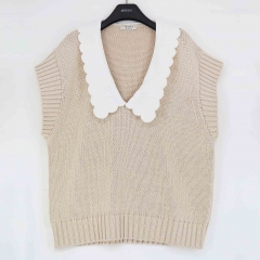 OVERSIZE KNIT TOP WITH CONTRAST COLLAR