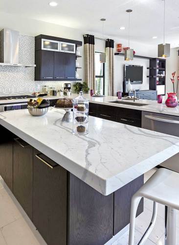 White Quartz Island Countertop for Kitchen Room