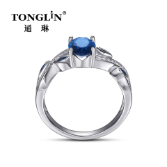 Anillo de compromiso de plata esterlina oval azul zirconia diamante