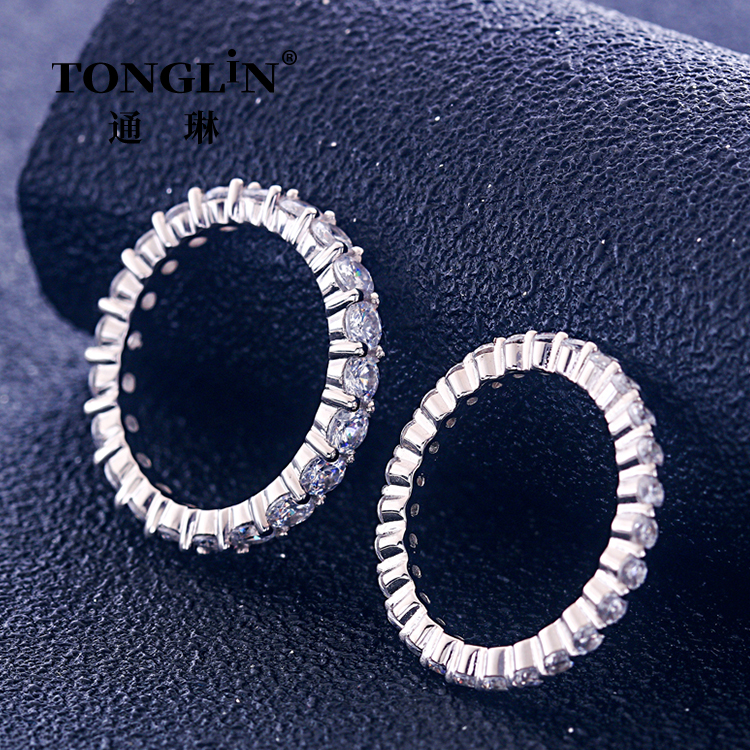 Женское кольцо из серебра 925 пробы с полным кругом и кубическим цирконием