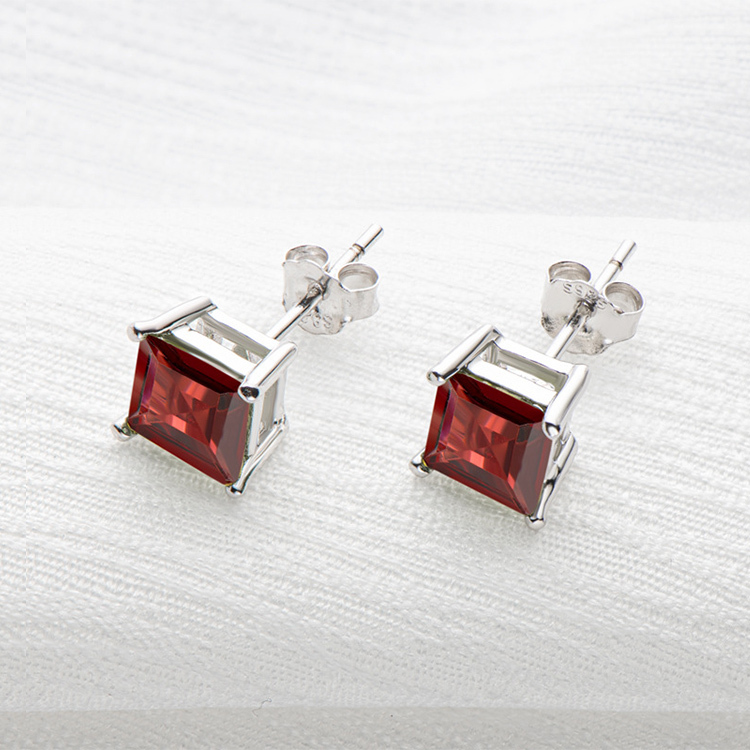 Aretes cuadrados de granate natural rojo de plata de ley