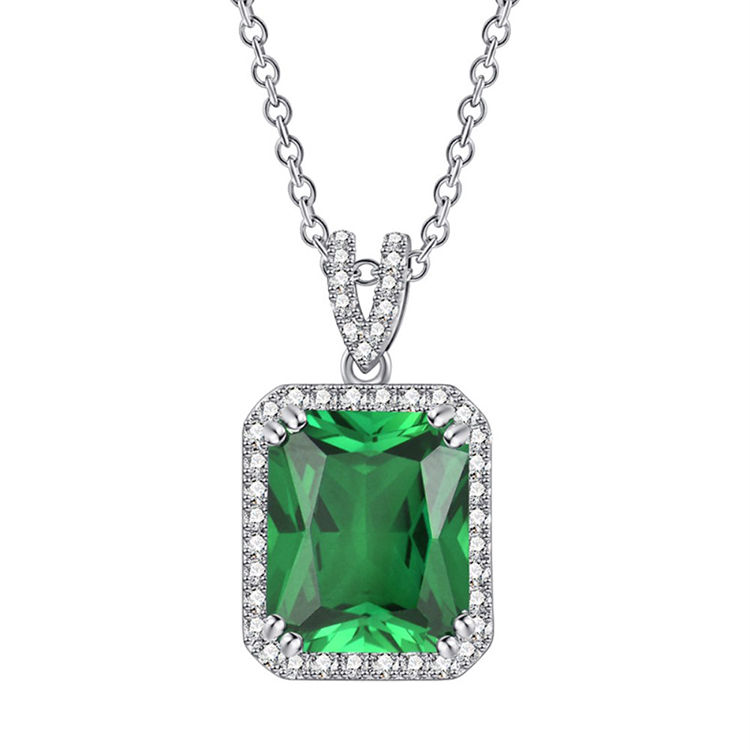 Collana in argento sterling con ciondolo in zirconi cubici taglio Asscher