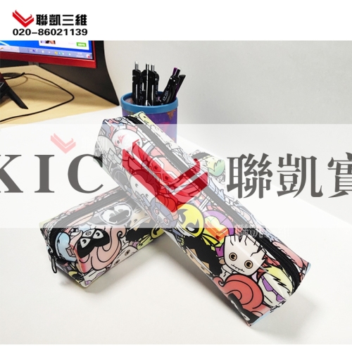 Manufacturers produce three-dimensional pencil case, three-dimensional soft rubber grating student pencil case, custom printing TPU zipper pencil case