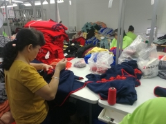 China's first plant dyeing cashmere yarn supplies sweater production workshop