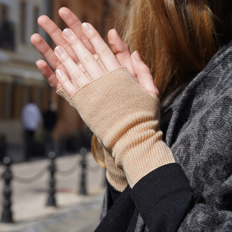 Rib Knit Fingerless Cashmere Gloves