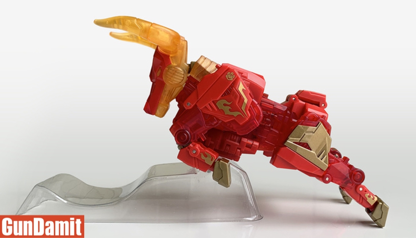 52Toys BB-33 Blazingspear beast mode side view charging bull pose on display stand 52Toys BB-33 Blazingspear beast mode side view charging bull pose on display stand