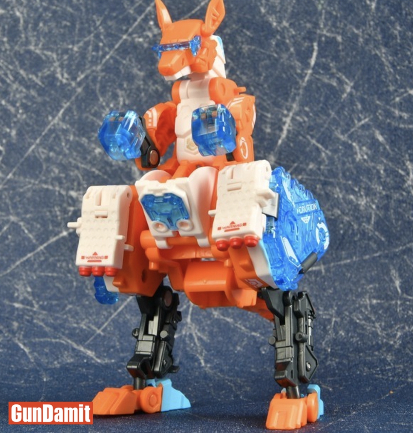 52Toys BeastBox BB-35 Ricochet kangaroo mech beast mode front view clear blue armor 52Toys BeastBox BB-35 Ricochet kangaroo mech beast mode front view clear blue armor
