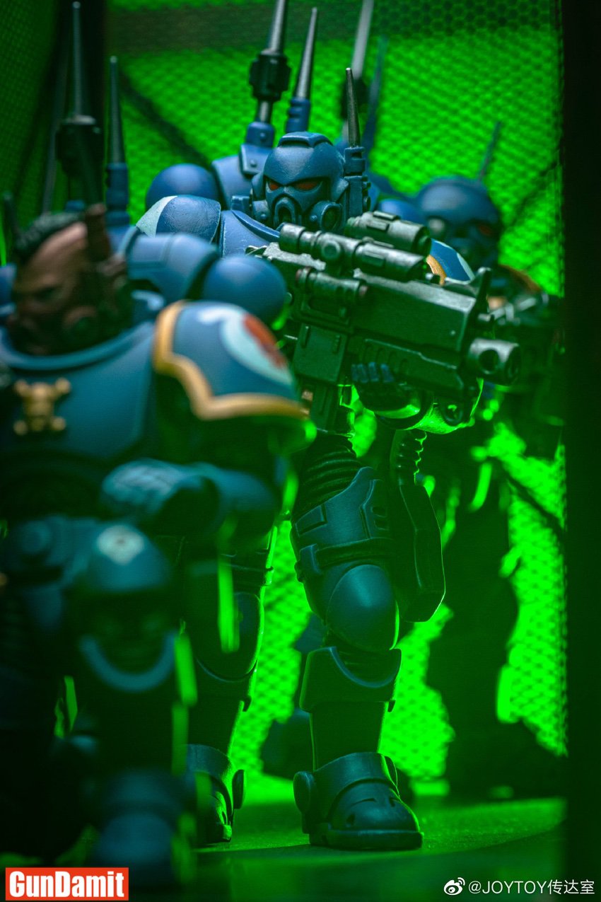 JoyToy Ultramarines Infiltrators squad advancing bolt rifles green lighting JoyToy Ultramarines Infiltrators squad advancing bolt rifles green lighting