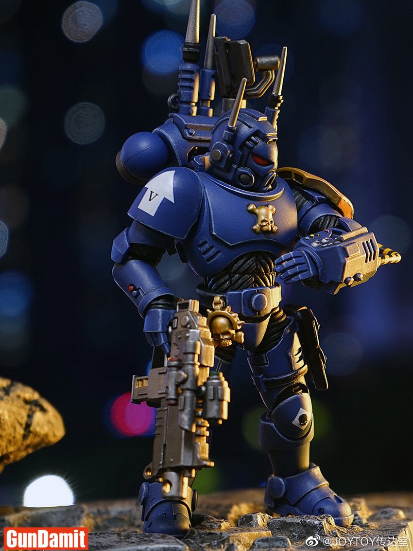 JoyToy 1/18 Warhammer 40K Ultramarines Infiltrator bolt rifle combat pose JoyToy 1/18 Warhammer 40K Ultramarines Infiltrator bolt rifle combat pose