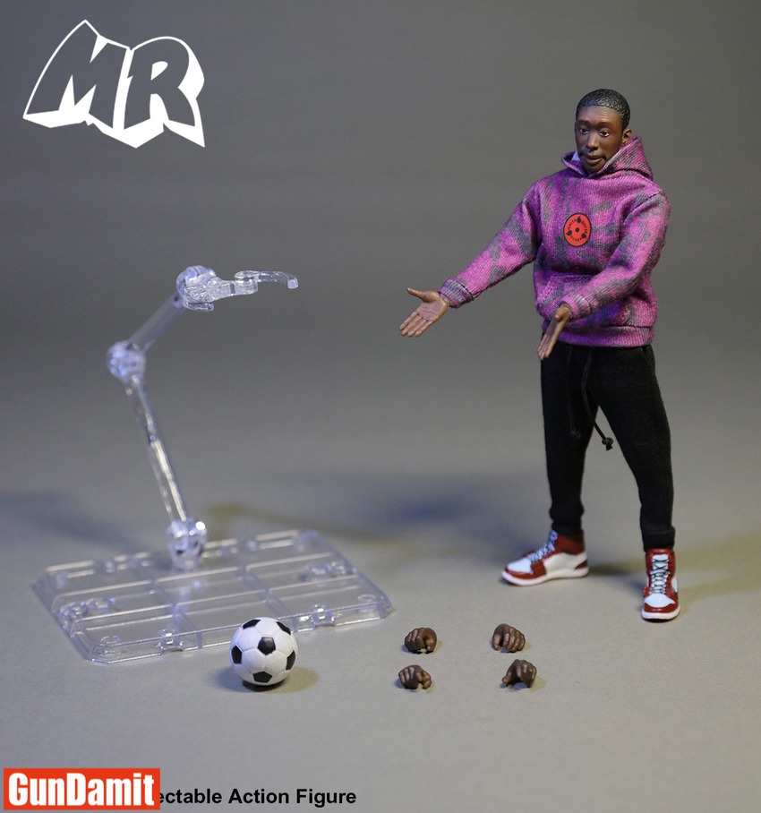 MR003 1/12 figure with clear display stand soccer ball and interchangeable hands laid out MR003 1/12 figure with clear display stand soccer ball and interchangeable hands laid out
